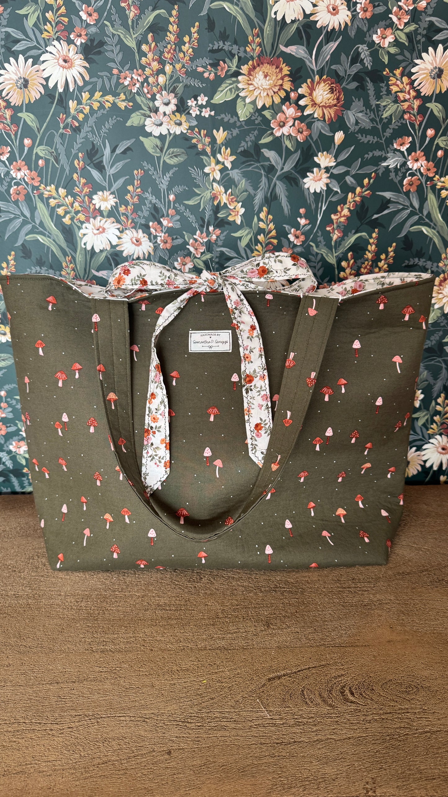 Handmade By Samantha XL Tote Bag: Enchanted Forest 2 With Bow Tie Closure