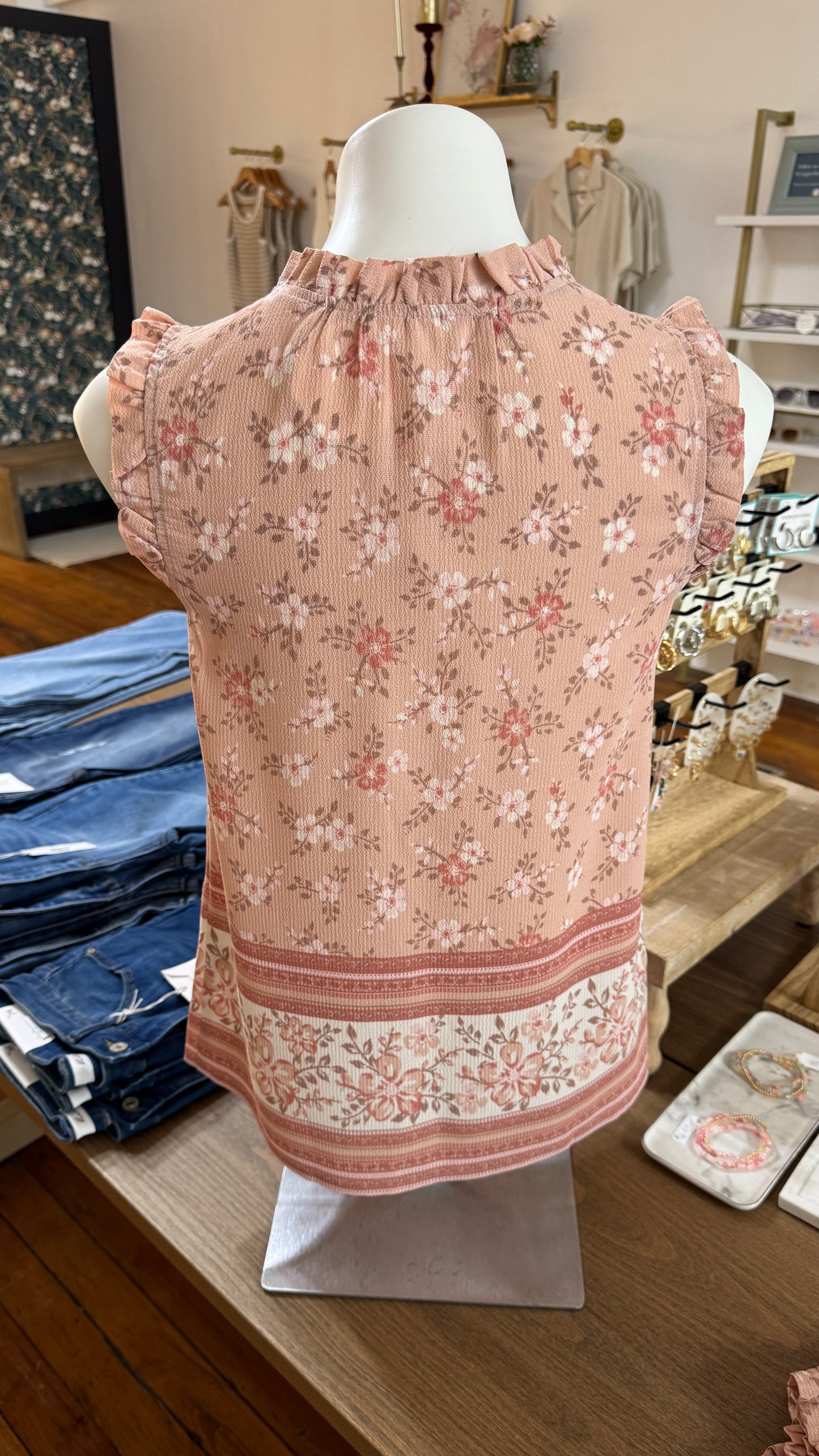 Floral Sleeveless Blouse: Pink