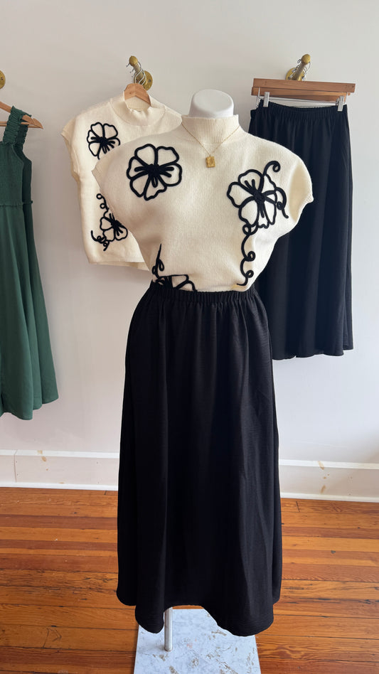 Midi Skirt With Pockets: Black
