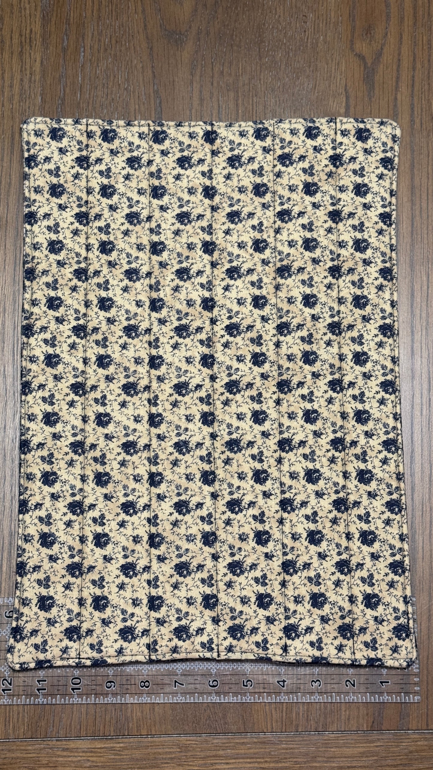 Handmade Casserole Trivet- Cottage Christmas