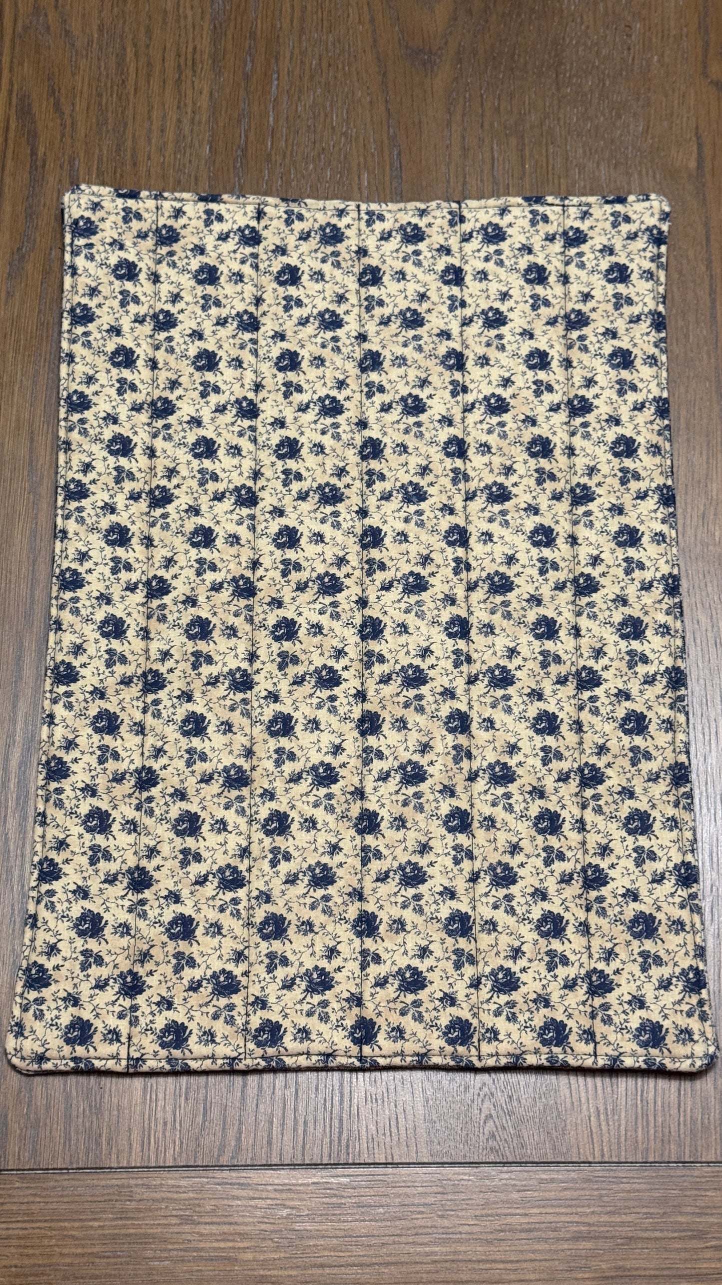 Handmade Casserole Trivet- Cottage Christmas