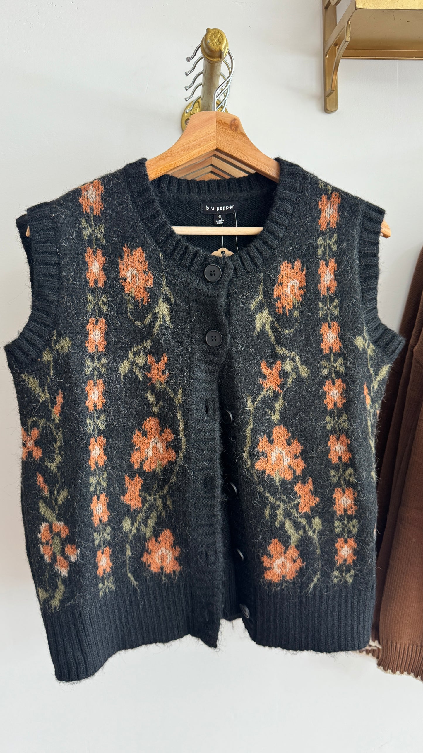 Knit Floral Sweater Vest