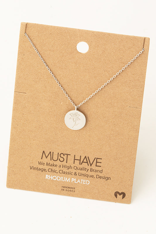 Flower Pendant Necklace: Silver